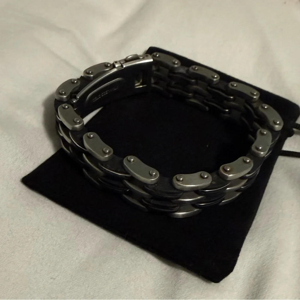 Bracelet Men’s Silpada Vintage Stainless Steal and black chain link!